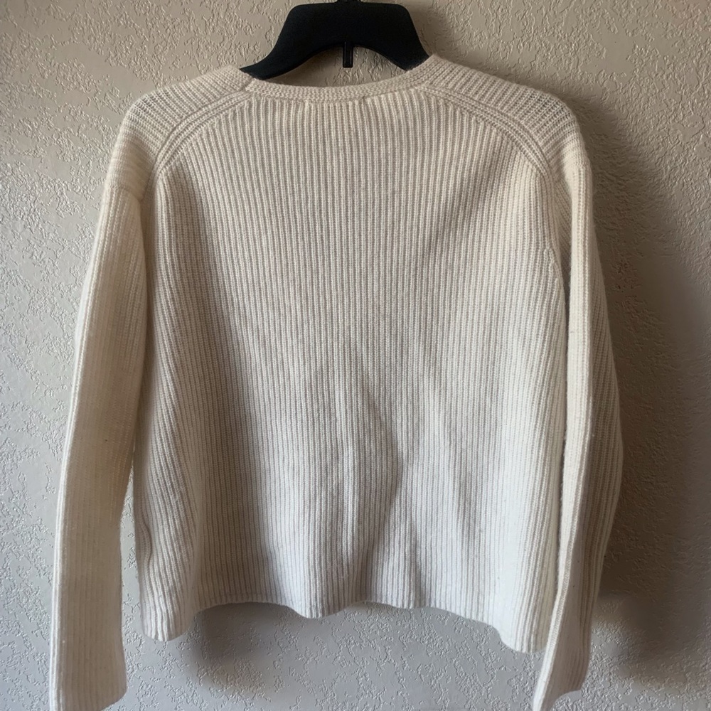 NWOT Uniqlo Cream Ribbed Sweater V-neck Longsleeves Size M - Picture 3 of 6